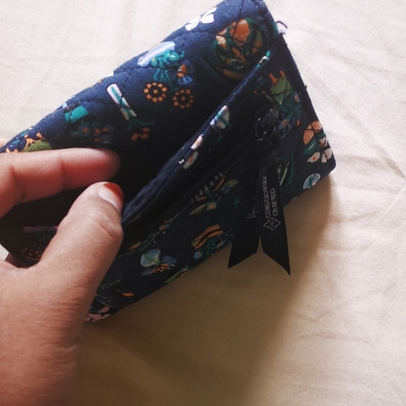 Vera Bradley Women's Cotton Riley Compact Wallet with RFID Protection - Picture 4 of 8